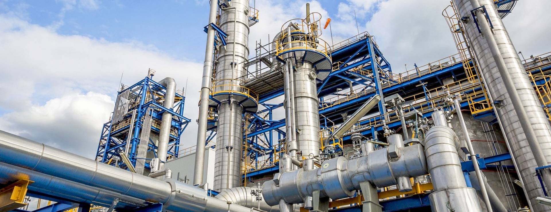 Many office buildings are displayed.