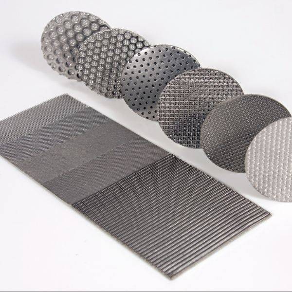 The stainless steel sintered wire mesh structure details are displayed.